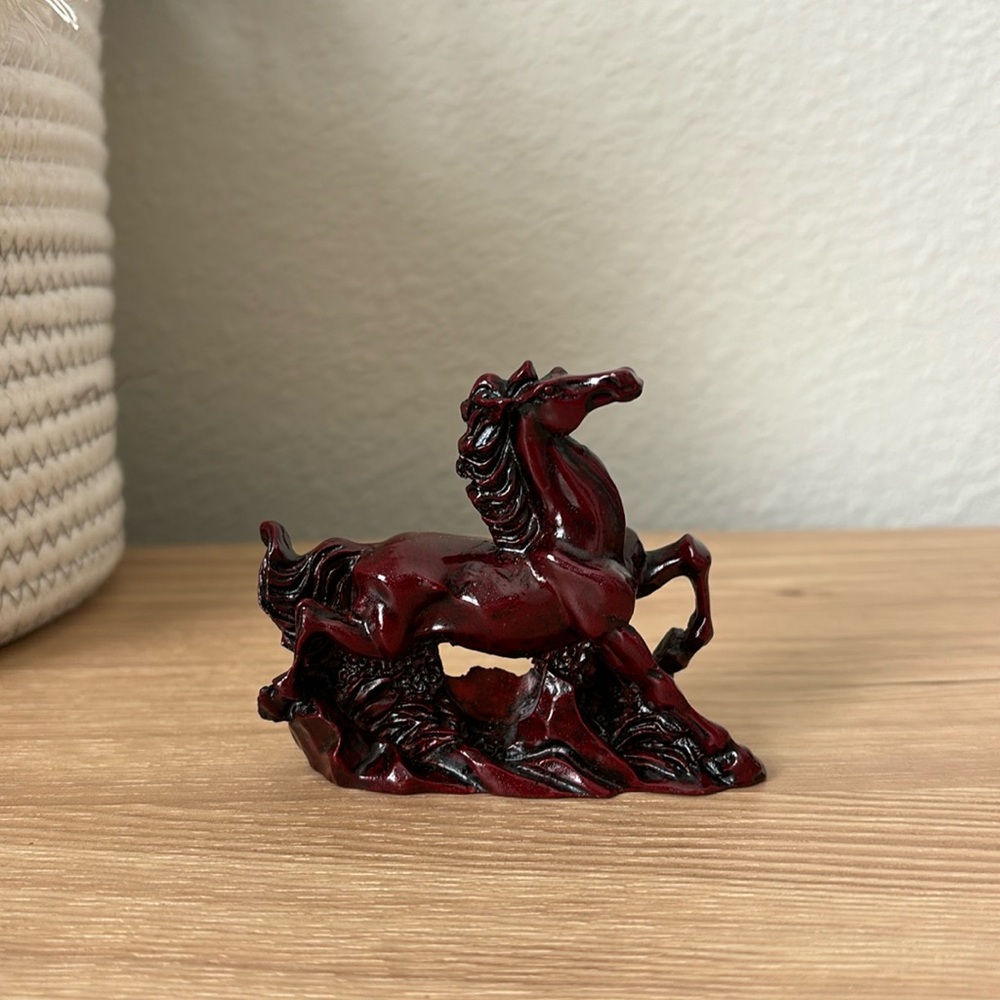Horse red/brown jade status figurine carved